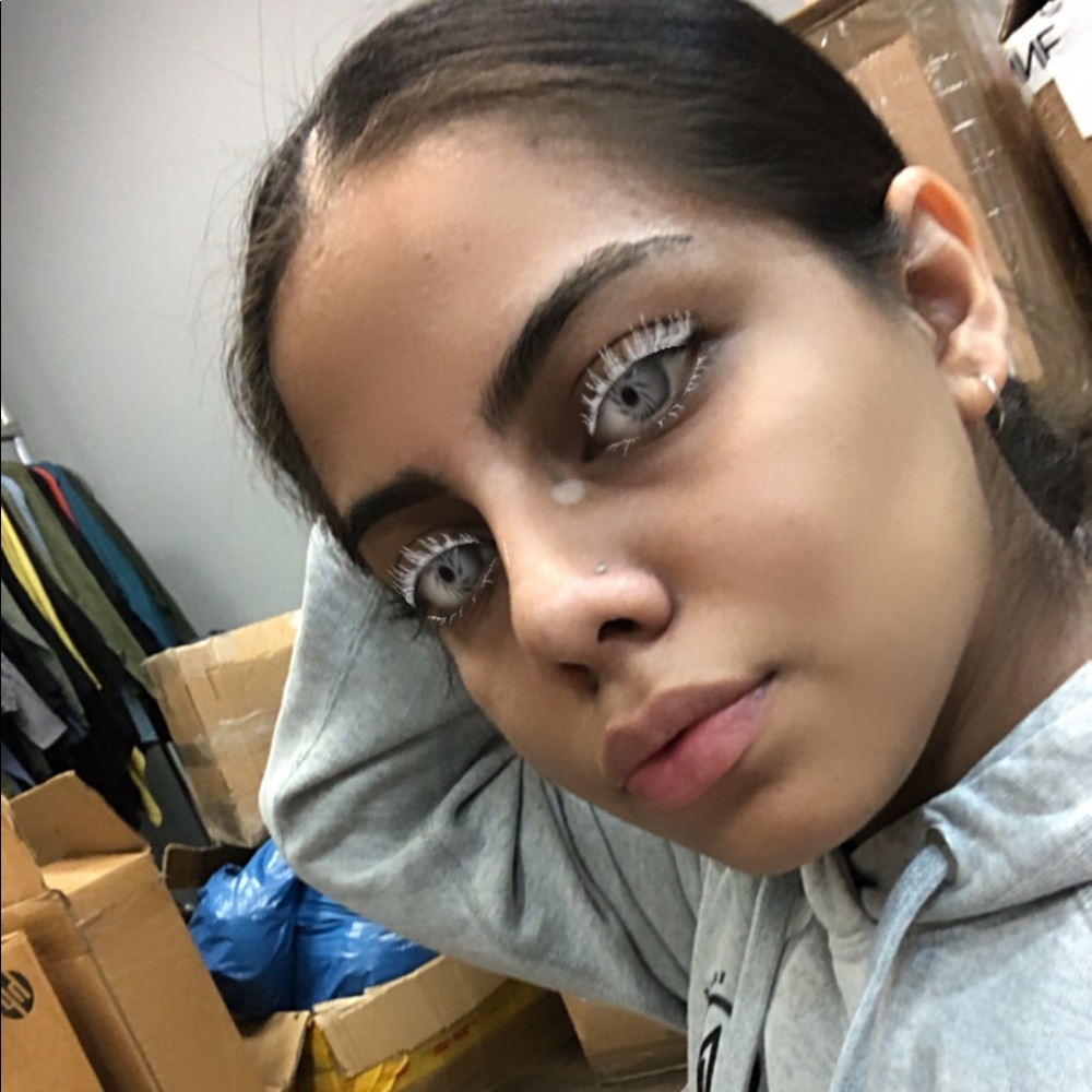Meet your Posher, Ana